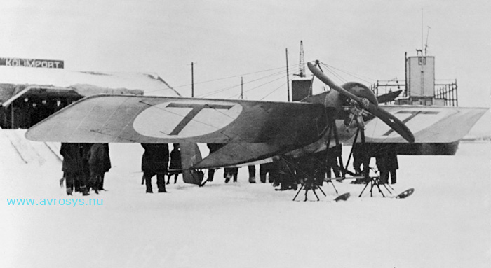 Thulin B at Gvle harbour the hard ice winter 1915-1916.