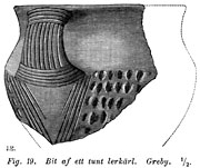 Piece of a thin earthenware vessel, earlier Iron Age. Greby, Sweden. - Bit av tunt lerkrl frn Greby i Bohusln.  ldre jrnlder. Size 2845 x 1283 pixels.
