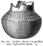 Earthenware vessel, Iron Age. Naverstad, Sweden. - Lerkrl frn Naverstad i Bohusln. Jrnlder. - Size 1172 x 1234 pixels.